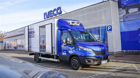 Wynajem Iveco Daily Ch Odnia Izoterma Dostawczy Kontener Pal Wroc Aw