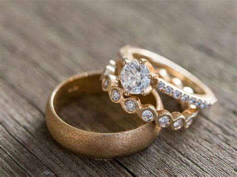 8 Wedding Ring Engraving Ideas You'll Love