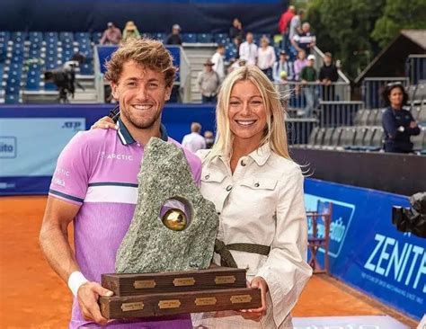 how old is casper ruud girlfriend