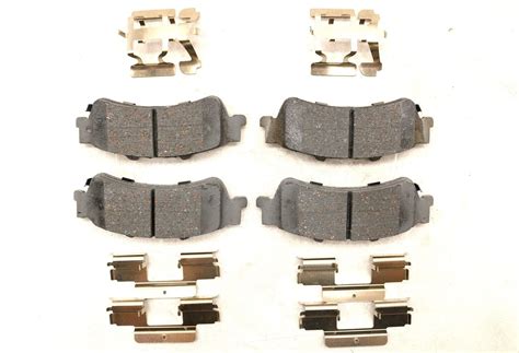 NEW ACDelco Ceramic Disc Brake Pad Set Rear 14D792CH Cadillac Chevy GMC