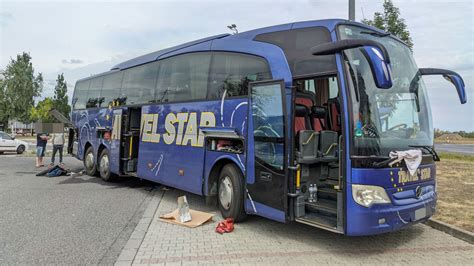 Vaol Ukr N Menek Lt Gyerekeket Sz Ll T Busz Robbant Le Szombathely