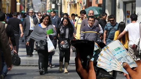 ¿cuánto Es El Sueldo Promedio De Un Peruano Y En Qué Ciudad Se Gana Más Infobae