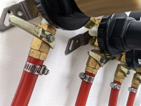 Tracking down slow CO2 leaks : r/Homebrewing