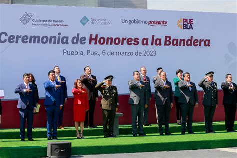 Encabeza Sergio Salom N Ceremonia De Honores A La Bandera