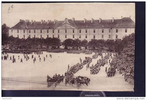 caserme caserne  localiser defile militaire