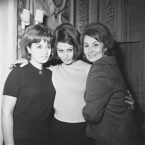 Sophia Loren With Her Sister And Mother