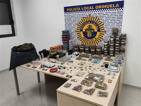 Desarticulado un local en Orihuela Costa donde se consumían y vendían