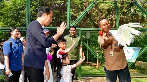 Edukasi Keberagaman Budaya Indonesia Presiden Jokowi Dan Ibu Iriana