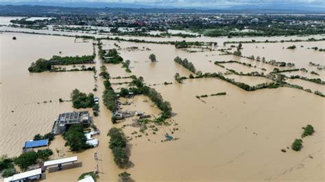 Berliner Tageszeitung New Storm Bears Down On Philippines After