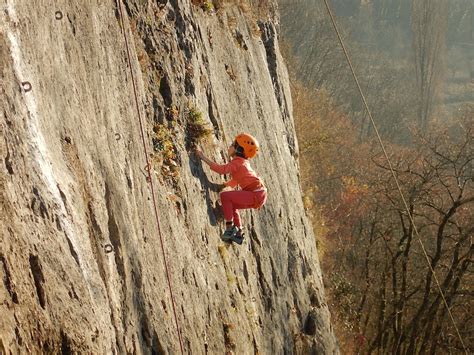 Vacances De No L Apr S Midi Escalade En Falaise Canyoning Annecy Et