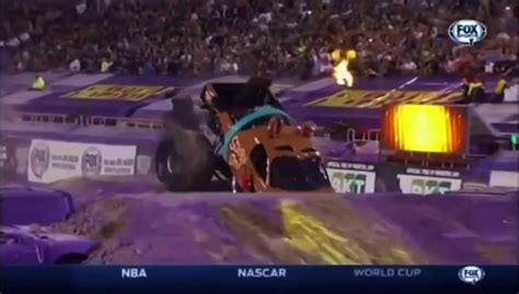 Monster Jam Scooby Doo Backflip World Finals Video Dailymotion