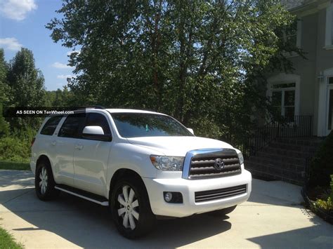 2008 Toyota Sequoia Sr5 Sport Utility 4 Door 5 7l