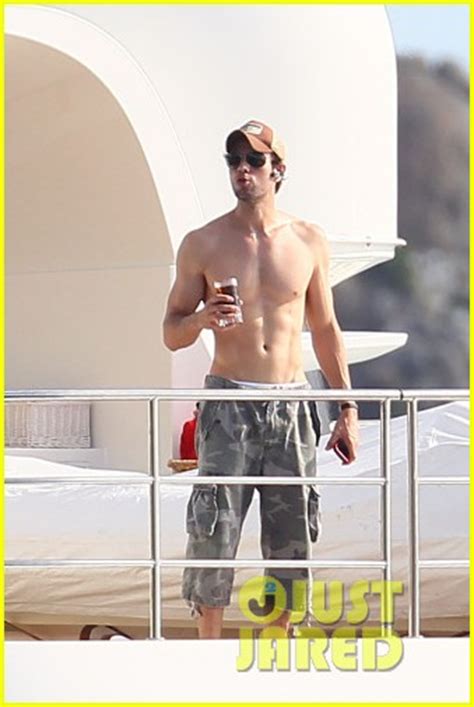 Enrique Iglesias Shirtless In St Barts Enrique Iglesias Photo