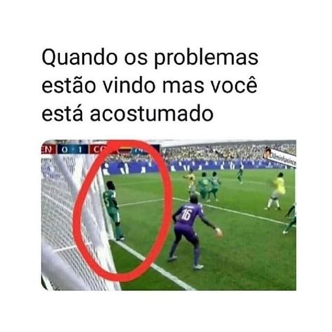 Quando os problemas estão vindo mas você está acostumado Memes