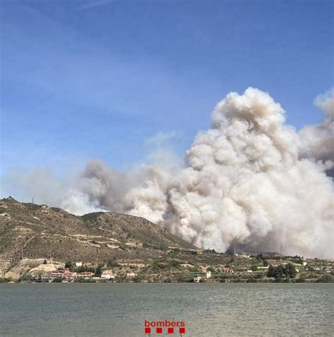 Incendio En Mequinenza Zaragoza Im Genes