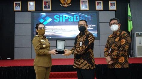 Bank Kalbar Dan Pemkot Singkawang Tandatangani Pks Optimalisasi