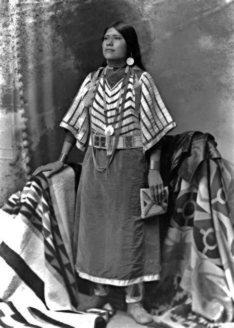 Shoshone Woman Native American Clothing Native American Pictures Native American Beauty