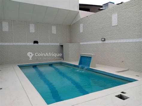 Villas Vente Villa Triplex 10 pièces Cocody Riviera 3 en Côte d