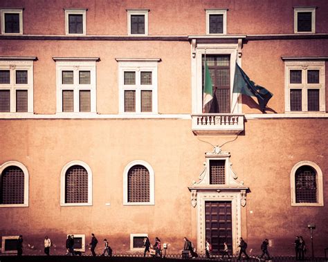 Palazzo Veneziada Mussolininin Balkonu Zhan Zt Rk Makaleleri