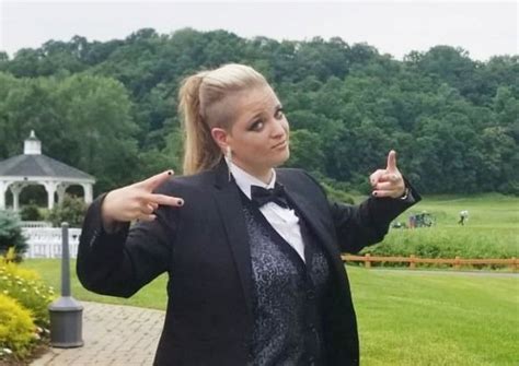 Meet Lesbian Jewish Comedian Leah Forster