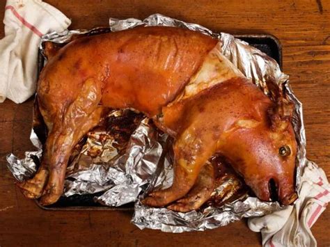 Cómo Asar un Cochinillo Entero al Horno en Casa 2022