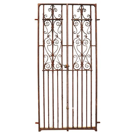 Pair Of Antique Wrought Iron Gates At 1stdibs Vintage Iron Gate