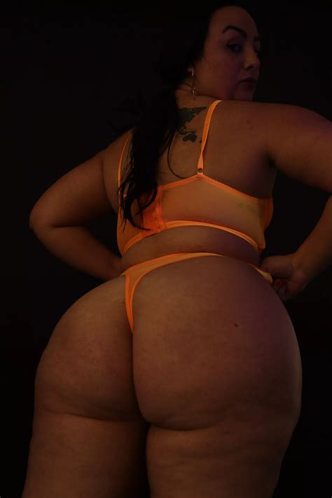 Damn She Got A Big Booty Nudes Hugeass Nude Pics Org