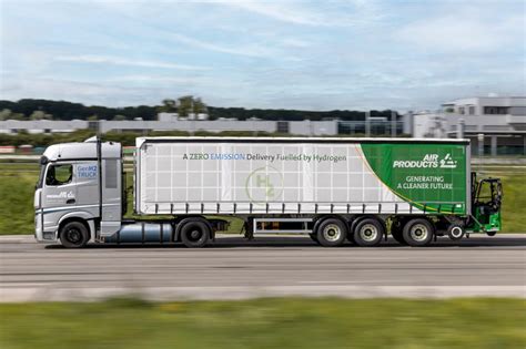 Daimler Truck Genh2 Truck Enters Customer Trials