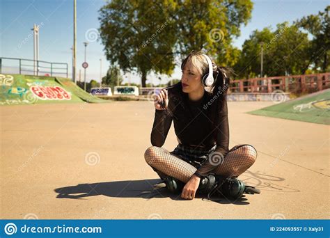 Menina Bonita Heterocromia E Estilo Punk Fones De Ouvido