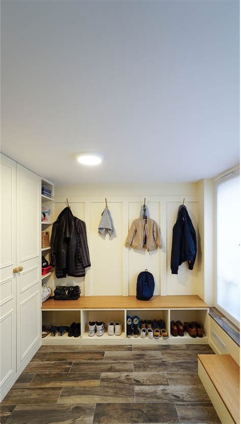 Une banquette sur mesure dans l entrée pour les chaussures