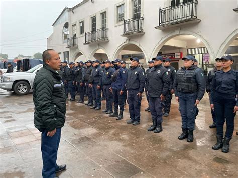 Alcalde De Ocuilan Entrega Nuevos Uniformes A Polic As Municipales