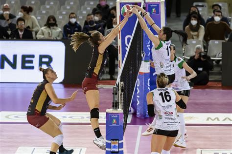 Roma Spegne Le Luci Al Pala Eur E Vallefoglia Festeggia Roma Volley Club