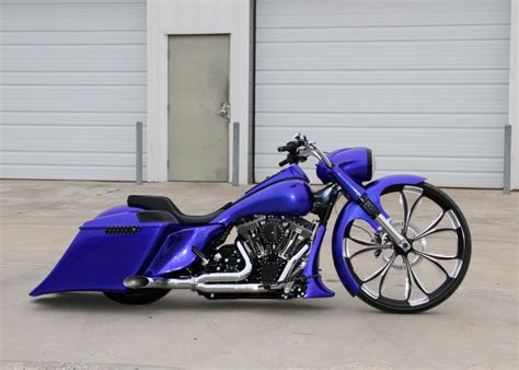 Covingtons Blue30roadking Custom Bagger