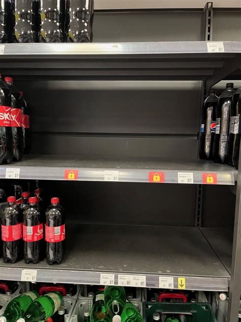 Coca Colina Pi A Povla E Se Iz Trgovina I Ugostiteljskih Objekata