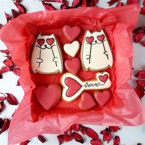 Pin By Zhanna Novak On Valentine Cookies Cupcake Cookies