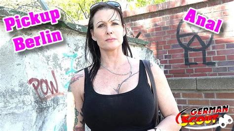 GERMAN SCOUT Tätowierte deutsche Milf Sara Deluxe mit dickem Arsch beim Casting gefickt xHamster