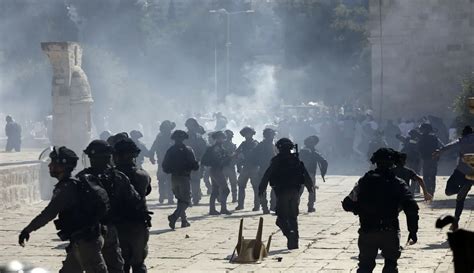 FOTO Idul Adha Polisi Israel Dan Warga Palestina Bentrok Foto