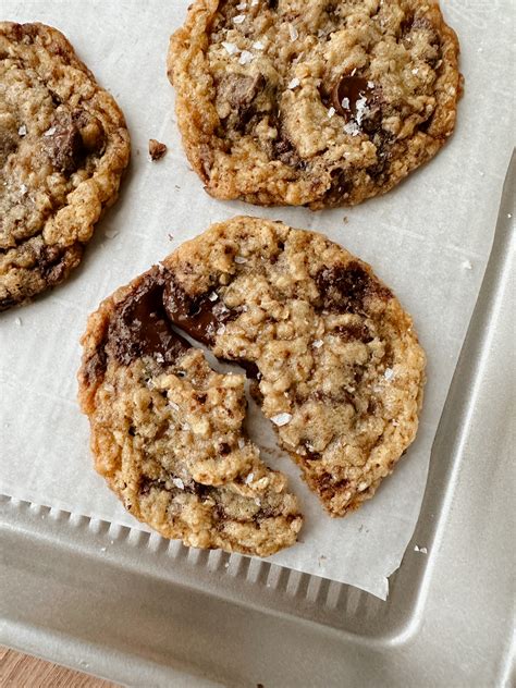 The Best Vegan Oatmeal Chocolate Chip Cookies Healthienut Easy To