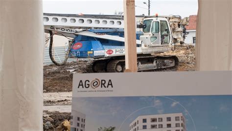 Le maire de Villenave d Ornon présente le futur centre ville de sa