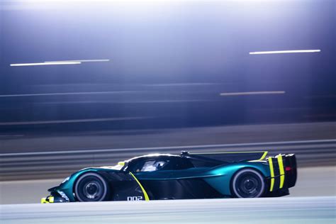 Sensation Totale En Wec L Aston Martin Valkyrie Hypercar A Roul