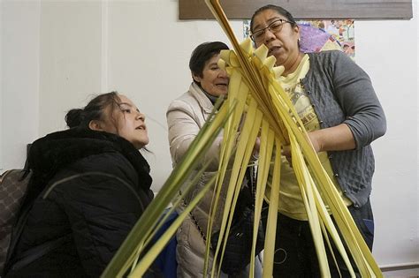 Palm Weaving Workshops Join Faith Culture For Palm Sunday