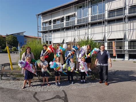 Erster Schultag Der Abc Sch Tzen Grund Und Mittelschule