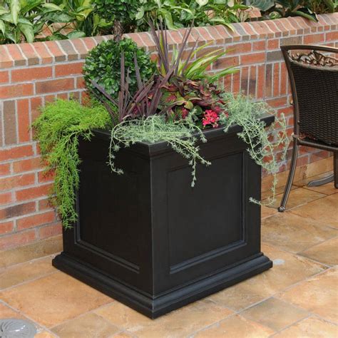 Mayne Fairfield 28 In Black Plastic Square Planter 8800 B The Home Depot