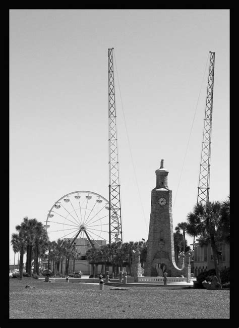 A view of a couple rides located on Daytona Beach Boardwalk. | Daytona ...