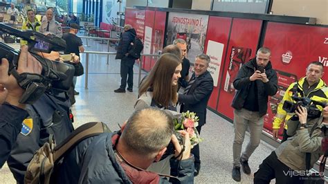 Foto Lana Pudar Stigla Na Aerodrom U Sarajevo Jedinstvena Bosna I