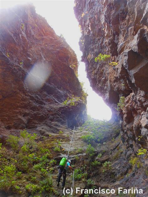 FRANCISCO FARIÑA II DESCENSO DEL BARRANCO DE LAS GAMBUEZAS