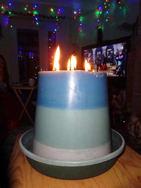 How To Make A Volcano Candle A Huge Candle With Many Wicks Feltmagnet