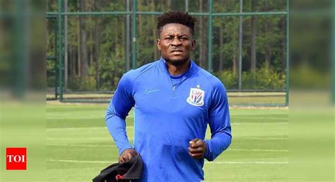 Nigerian Veteran Obafemi Martins Returns To Shanghai Aged 35 Football