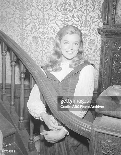 Linda Evans 1969 Photos and Premium High Res Pictures - Getty Images