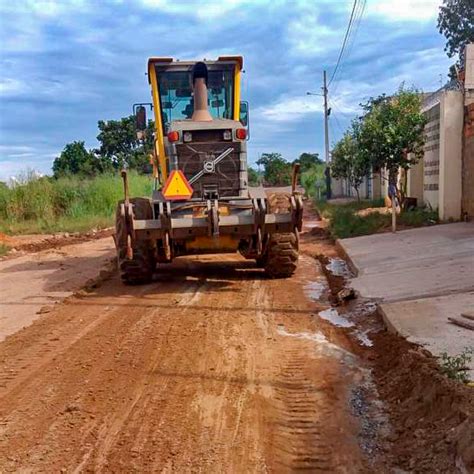 Prefeitura notifica empresa de pavimentação e ruas estão sendo refeitas